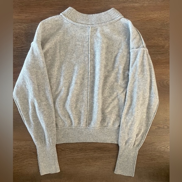 Free People 100% Cashmere Sweater “Cora” Crew Neck Gray Size XS - Picture 5 of 8